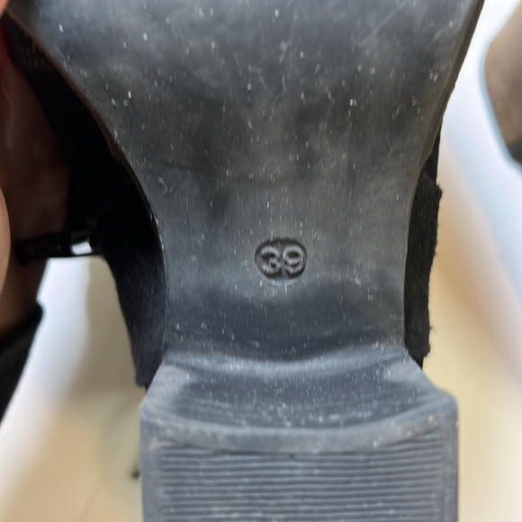 VGUC Basal women’s zip up high heel booties - Picture 15 of 15